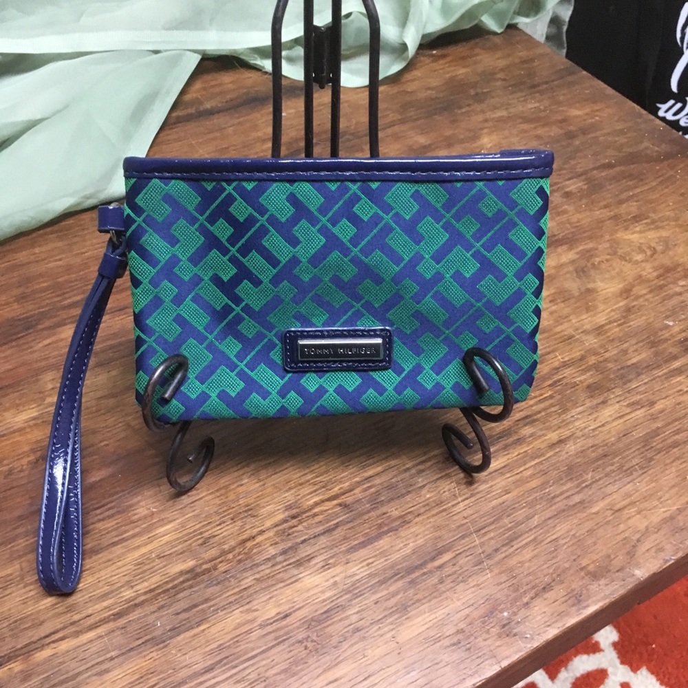 Tommy wristlet